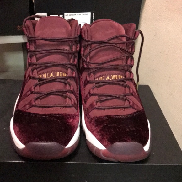 Air Jordan Retro 11 Heiress Maroon Gold - Picture 4 of 8